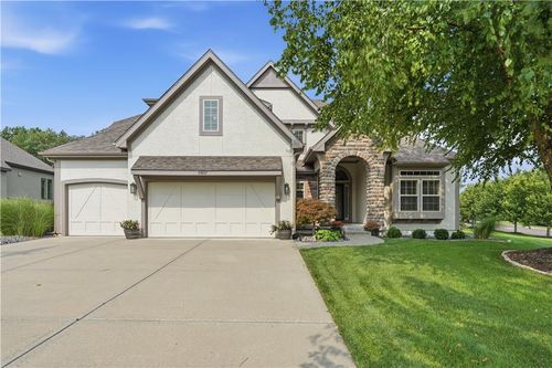 11637 W 154th St, Overland Park, KS, 66221-7886 | Card Image