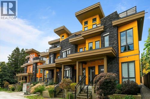 7553 Oak St, Vancouver, BC, V6P4A4 | Card Image