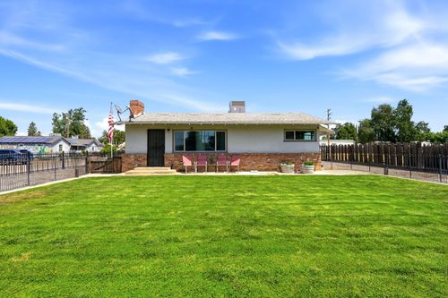 4007 W Myrtle Ave, Visalia, CA, 93277-1638 | Card Image