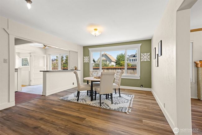 Dining and kitchen island | Image 11
