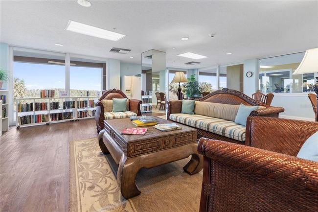 Surf Club 3 Entertaining Social Room | Image 57