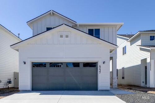 928 Thunderbolt Dr, Mountain Home, ID, 83647-1395 | Card Image