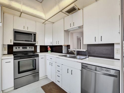 apt-c3-3002 Portofino Isle, Coconut Creek, FL, 33066-1205 | Card Image