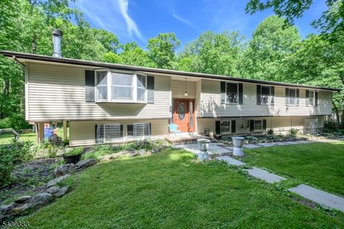 11 Pine Ridge Rd, Califon, NJ, 07830-4100 | Card Image