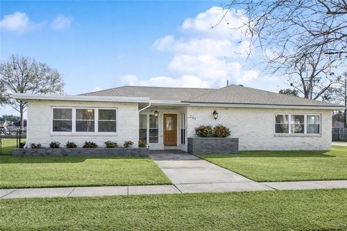 701 Mehle St, Arabi, LA, 70032-1148 | Card Image