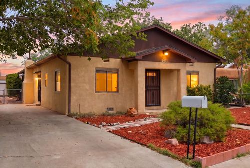 205 Natalie Ave Nw, Albuquerque, NM, 87107-5236 | Card Image