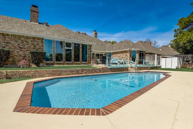 Beautiful pool and hot tub | Image 26