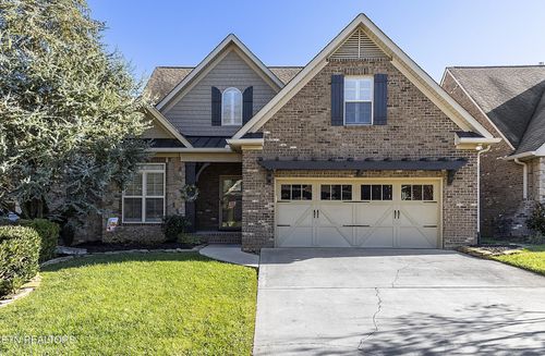 1205 Bishops View Ln, Knoxville, TN, 37932-2673 | Card Image