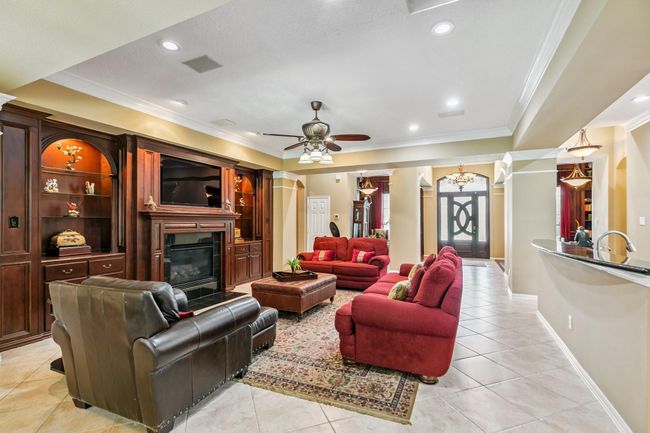 7826 Camden Hollow Ln, House other with 5 bedrooms, 5 bathrooms and 3 parking in Humble TX | Image 12