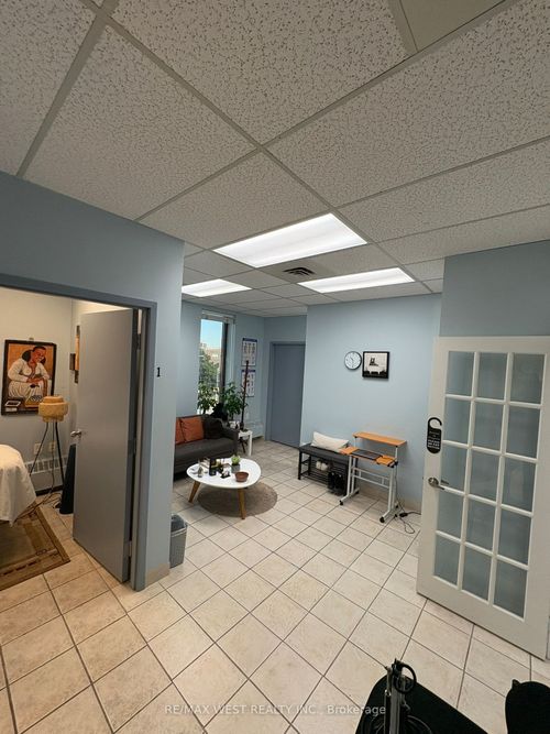 305-1017 Wilson Ave, North York, ON, M3K1Z1 | Card Image