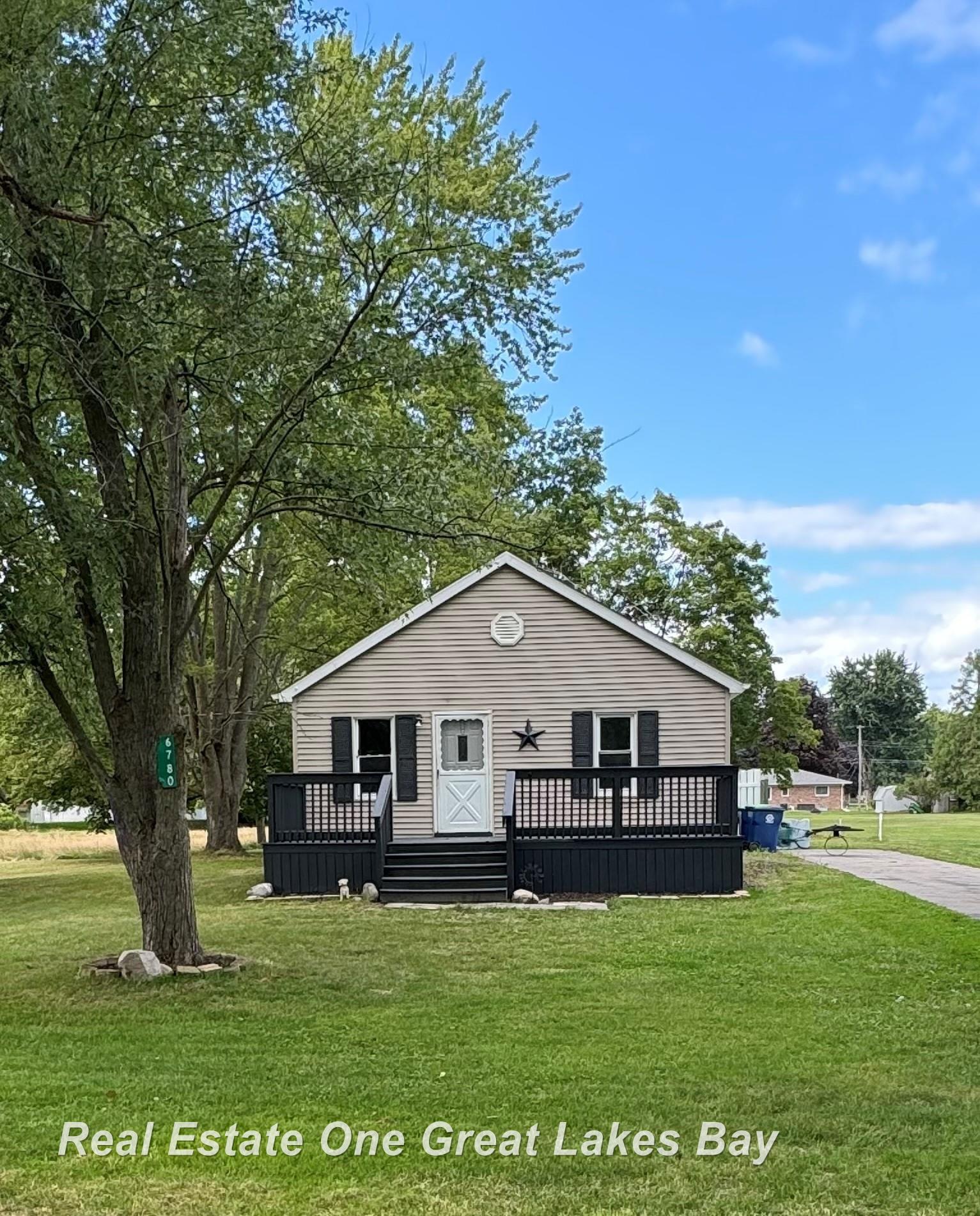 Dutch Rd, Saginaw, MI 48609