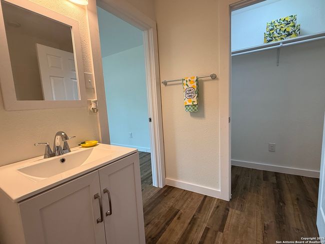 124 Herweck Dr, House other with 4 bedrooms, 3 bathrooms and null parking in Castle Hills TX | Image 24