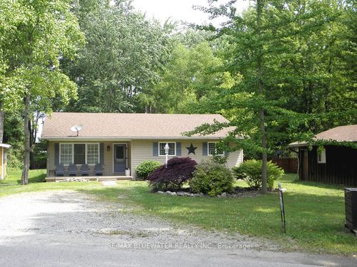 6238 London Rd, Kettle And Stony Point Fn, ON, N0N1J1 | Card Image