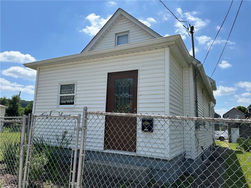 728 7th St, New Kensington, PA, 15068-6023 | Card Image