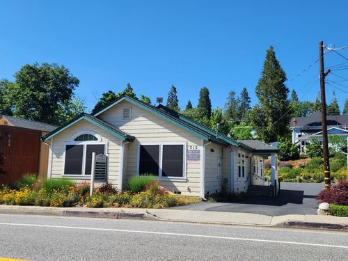 312 Colfax Ave, Grass Valley, CA, 95945-6812 | Card Image