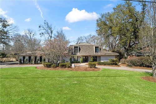 196 Tchefuncte Dr, Covington, LA, 70433-4916 | Card Image