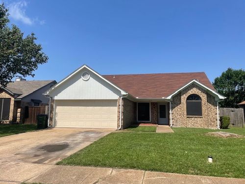 2115 Sunset Dr, Balch Springs, TX, 75180-1351 | Card Image