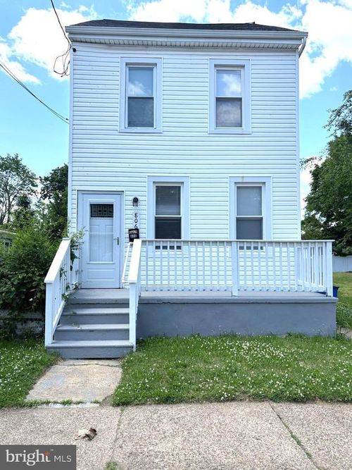 806 High St, BURLINGTON, NJ, 08016-2610 | Card Image