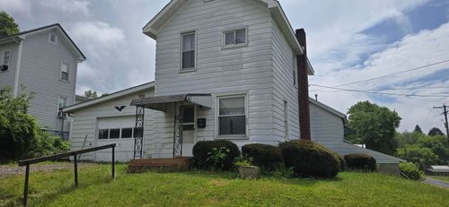 200 Cleveland St, Punxsutawney, PA, 15767-1828 | Card Image