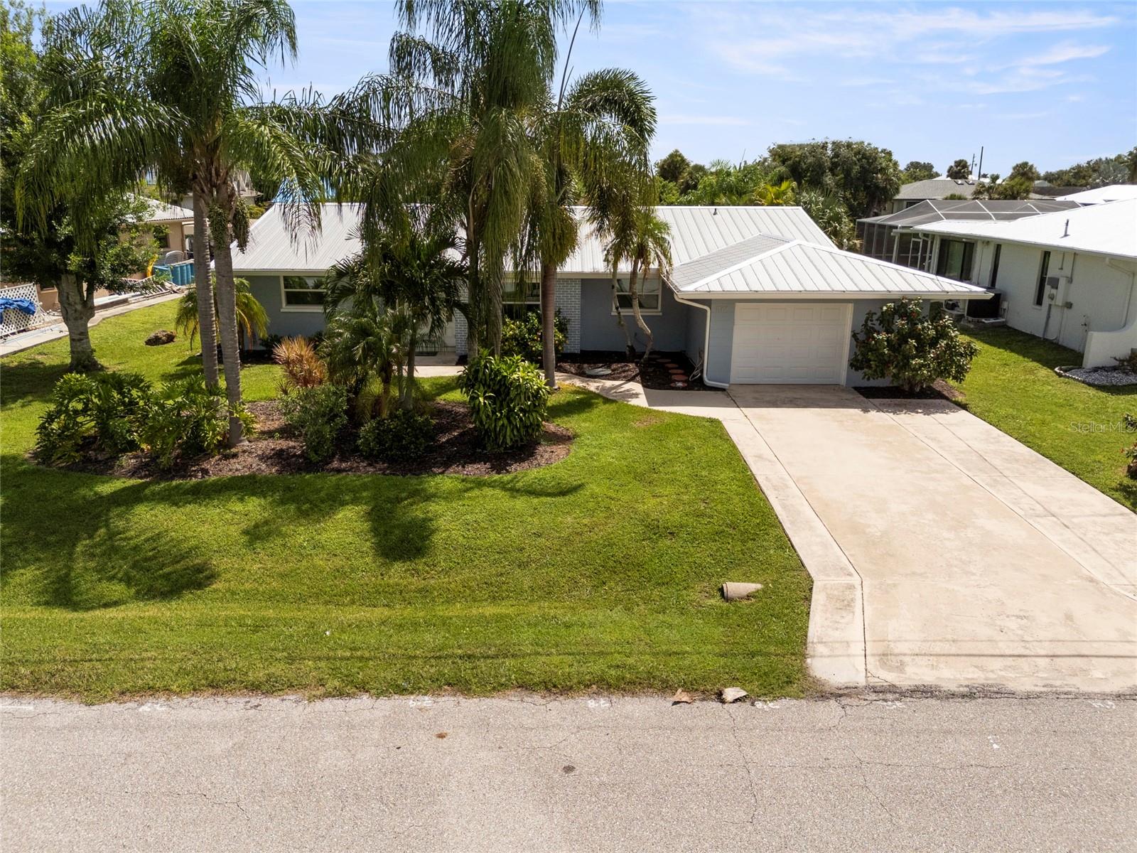 Briggs Cir, Port Charlotte, FL 33948