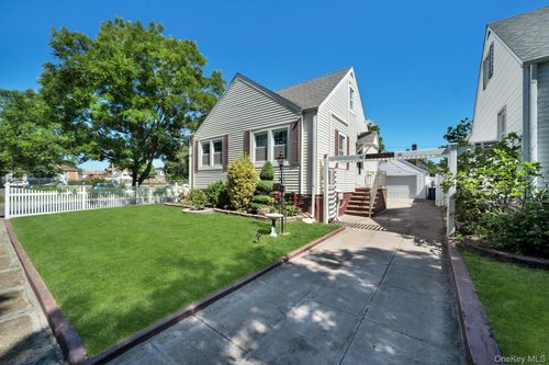 24415 85th Rd, Bellerose, NY, 11426-1617 | Card Image