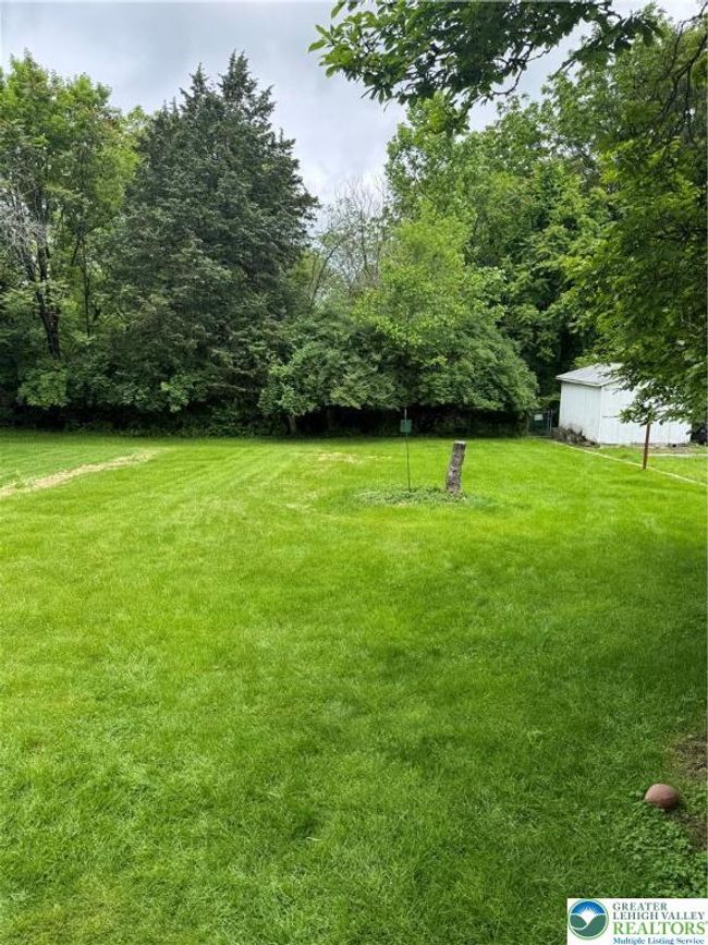Shared yard area | Image 20