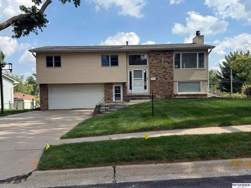 8845 Elm Dr, La Vista, NE, 68128-2056 | Card Image