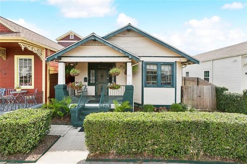 8316 Willow St, New Orleans, LA, 70118-1338 | Card Image