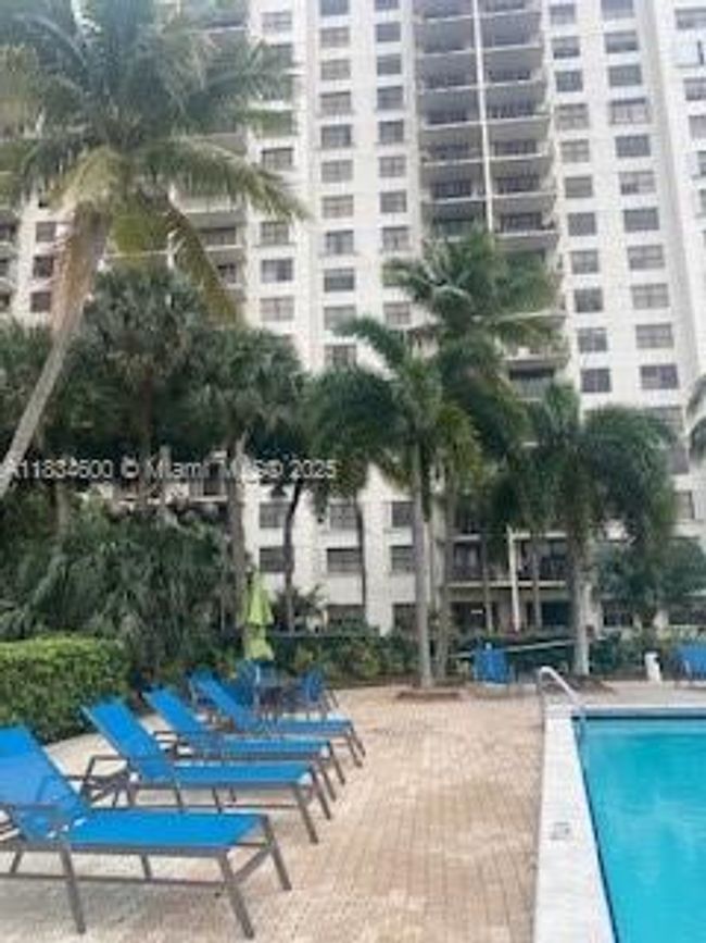 APT-2003 - 18151 Ne 31 St Ct, Condo with 1 bedrooms, 2 bathrooms and null parking in Aventura FL | Image 5