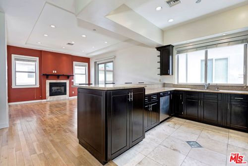 2027 Butler Ave, Los Angeles, CA, 90025 | Card Image