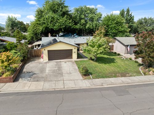 1228 Douglas St, Medford, OR, 97501-3973 | Card Image