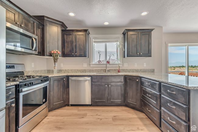182 W Braeburn Ln, House other with 4 bedrooms, 3 bathrooms and 2 parking in Santaquin UT | Image 7