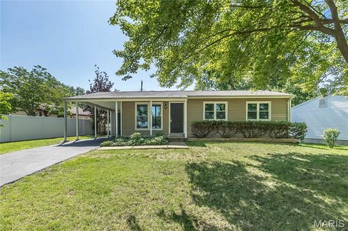 11848 Foxwood Dr, Maryland Heights, MO, 63043-1772 | Card Image
