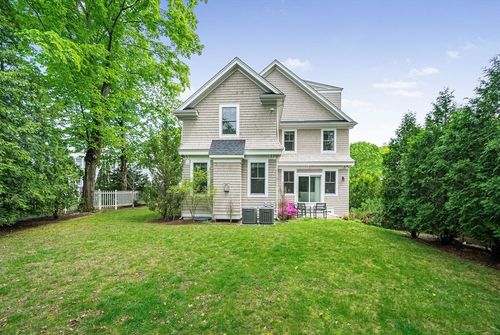 7 Bemis Rd, Wellesley, MA, 02481-7501 | Card Image