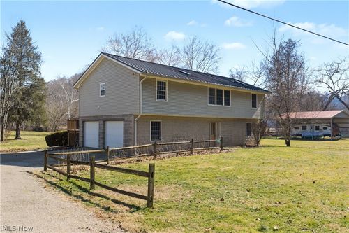 416 Babcock Rd, Beverly, OH, 45715-5059 | Card Image