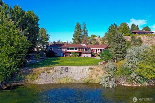 725 Okoma Dr, Omak, WA, 98841-9593 | Card Image