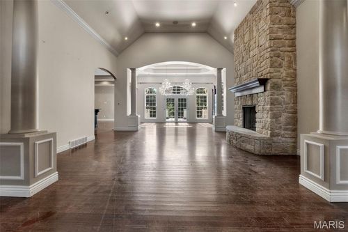 425 Windwood Lake Dr, Cape Girardeau, MO, 63701-9587 | Card Image