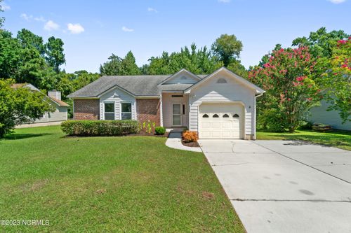 2666 Idlebrook Cir, Midway Park, NC, 28544-1618 | Card Image