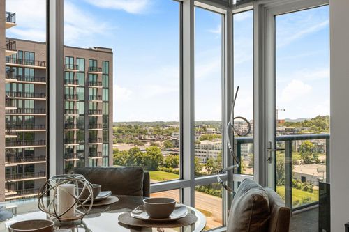 1109-700 12th Ave S, Nashville, TN, 37203 | Card Image