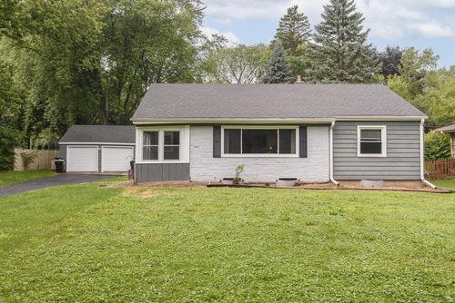 6021 N Milwaukee River Parkway, GLENDALE, WI, 53209 | Card Image