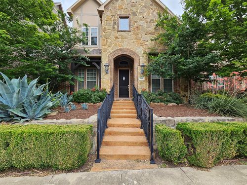 988 Shadyside Ln, Dallas, TX, 75223-1127 | Card Image