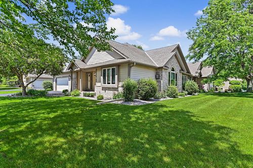 2-N22W26492 Shooting Star Road, Pewaukee, WI, 53072 | Card Image