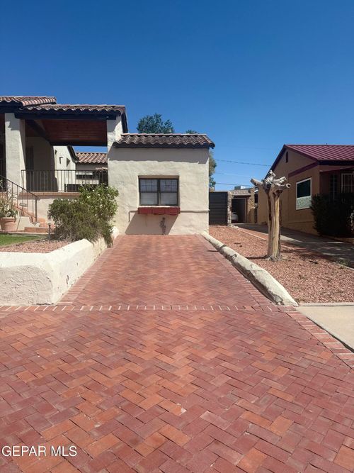 b-1218 Moore St, El Paso, TX, 79902-2143 | Card Image
