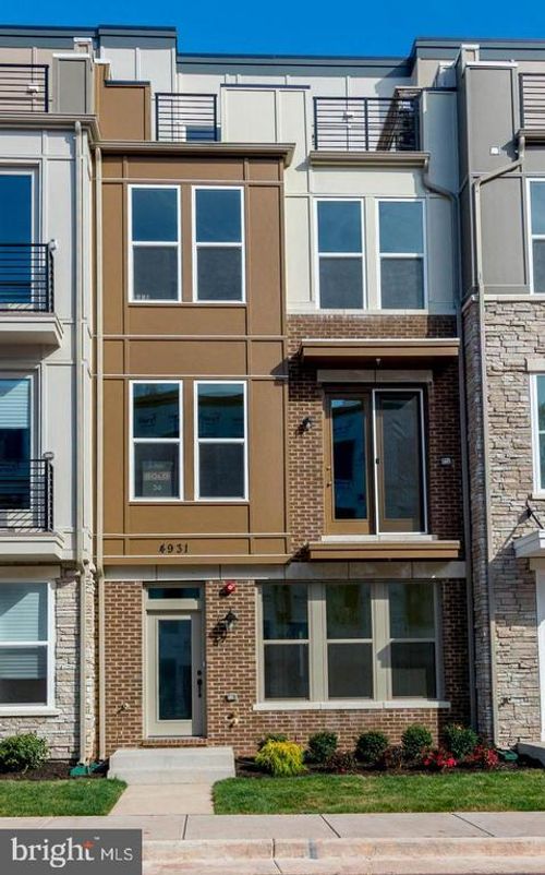4931 Trail Vista Ln, CHANTILLY, VA, 20151-3742 | Card Image