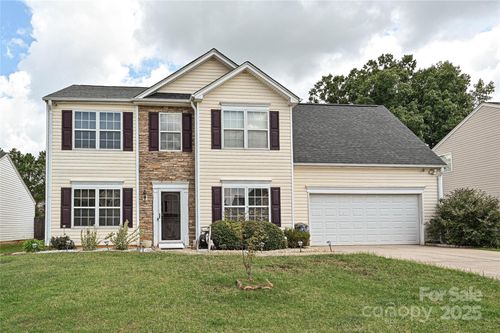 12015 Chantress Ln, Charlotte, NC, 28215-8077 | Card Image