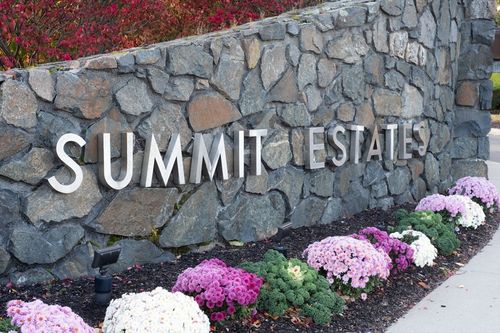 phj-1004 Paradise Rd, Swampscott, MA, 01907-1372 | Card Image