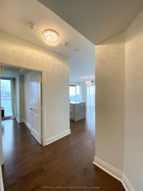 3704-1080 Bay St, Toronto, ON, M5S0A5 | Card Image