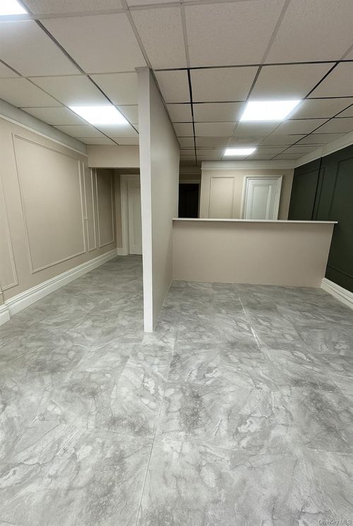 30 E Kingsbridge Rd, Bronx, NY, 10468-7502 | Card Image