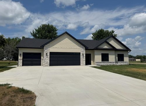2001 W River Dr, Humboldt, IA, 50548-2633 | Card Image