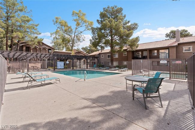 2061 - 2750 S Durango Dr, Condo with 3 bedrooms, 2 bathrooms and null parking in Las Vegas NV | Image 21